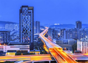 15,000+ hotel products, ready to ship.