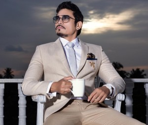 Shawar Ali  Enhances the Heritage Property of Gujarat’s White Palace with His Eccentric Aura