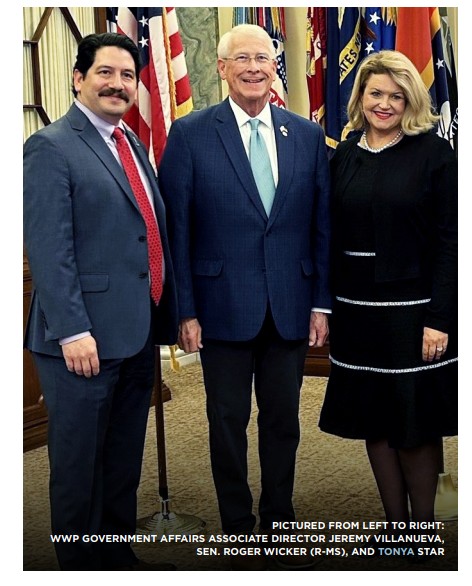 Senator Roger Wicker Poses with Major Richard Star