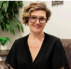 America’s Best in Medicine Recognizes Courtney Chettle for Leading Renew & Transcend Wellness in Human-Focused Therapy