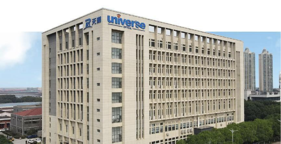 Universe Optical Universe Optical