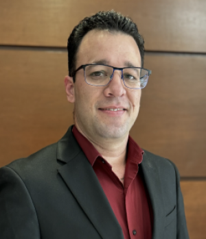 America’s Best in Medicine Spotlights Yordanis Santana Soayero in Psychiatric Care Leadership