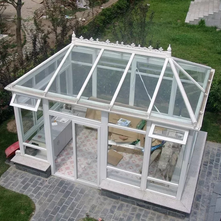 The tempered greenhouse glass supplied by LYD GLASS is used in a variety of agricultural and garden 