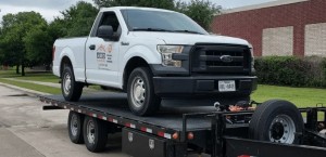 22ft Heavy-Duty Tilt Deck Trailer,  made for tough tasks and easy loading. With a fully hydraulic