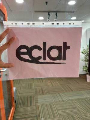 IssueWire Eclat 01 centre entrance