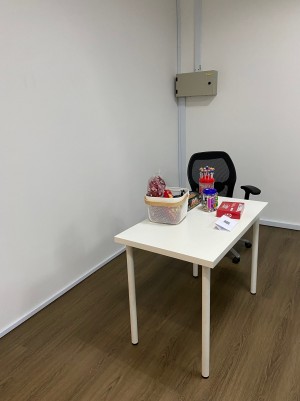 IssueWire Eclat 04 consultation table