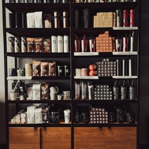 photo 1654343338221 dff50d351b9d