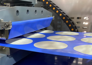 Through real time thickness calibration operators can adjust tortilla diameter and thickness without