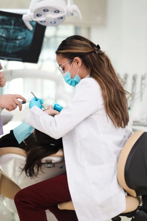 Divina Dental Center Spécialiste en Dentisterie Esthétique