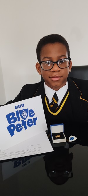 PHOTO BBC BLUE PETER GOLD BADGE 1