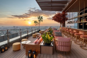 Skybar, Solaire Resort North