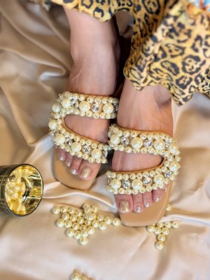 Noor Pearl Diamond Flats