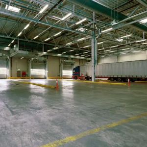 warehouse of 4000 square meters