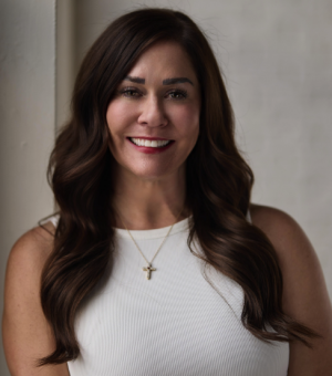 Stephanie Stark: Your Local Real Estate Expert Committed to Client Success in the Des Moines Metro Area