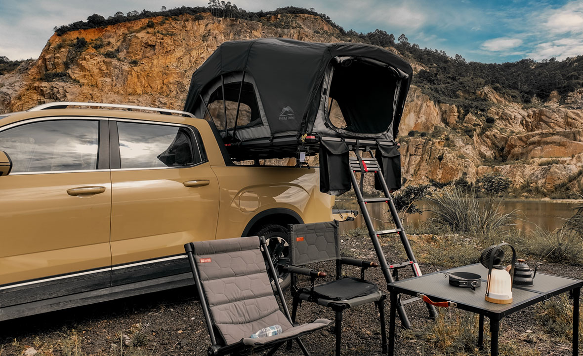Lightweight hard shell rooftop tents