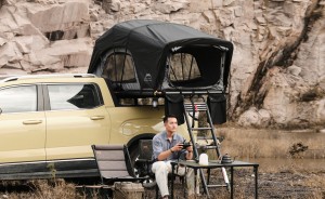 Lightweight hard shell rooftop tents 1