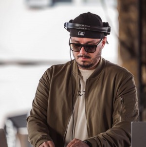 JVPIX releases his new single “Keep Me Somewhere In Your Mind.”