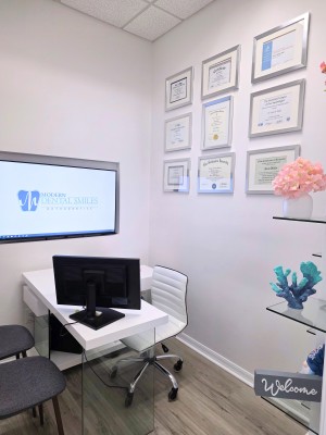 Modern Dental Smiles