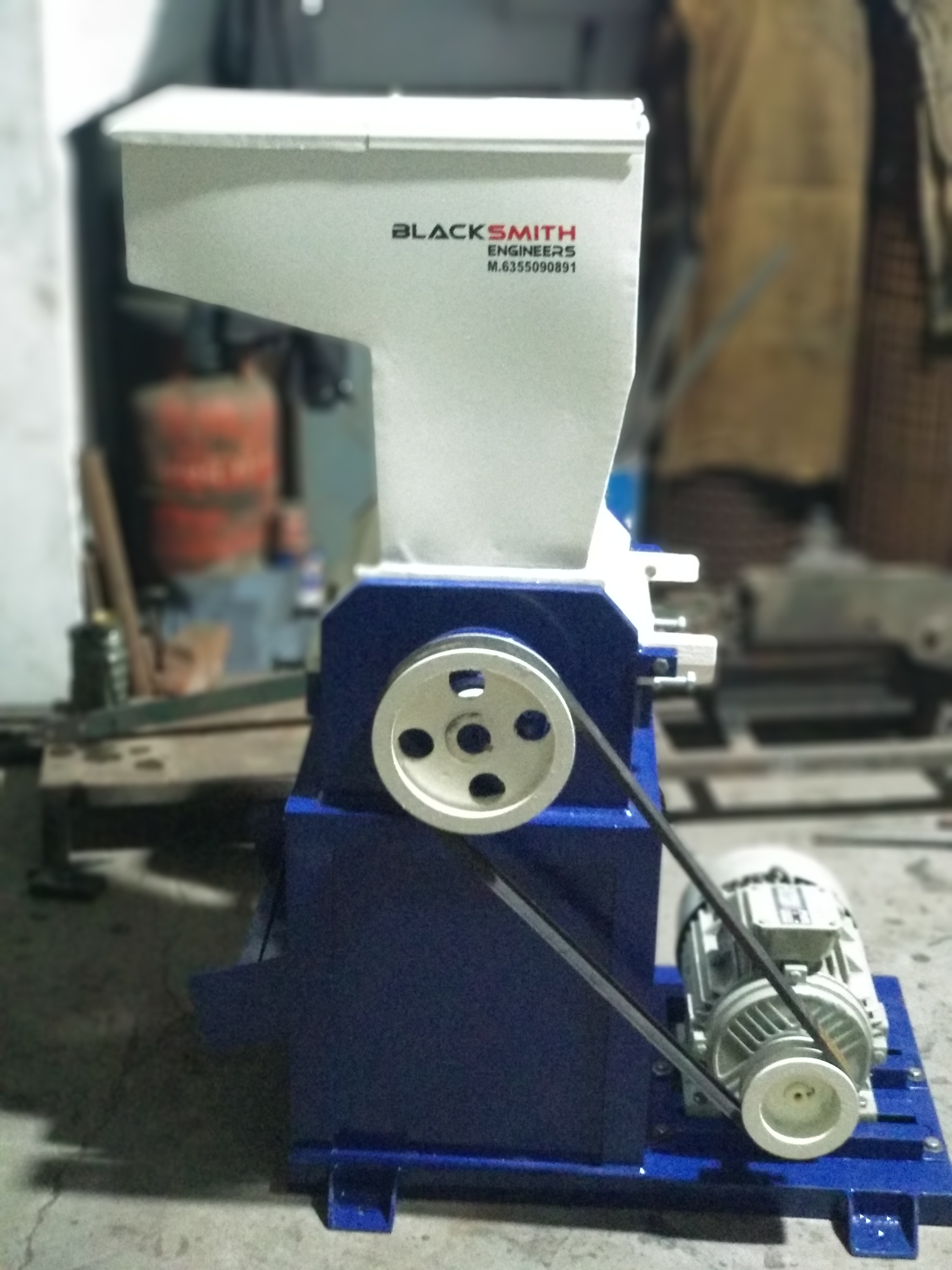 Plastic Scrap Grinder PEB Structures Material handling Equipments