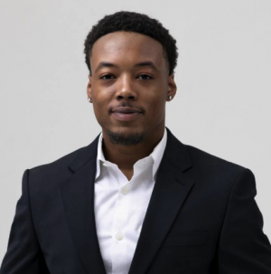 Khalis Garrett-Bey: Your Go-To REALTOR® for Stress-Free Real Estate Transactions in Hampton Roads