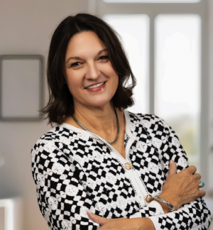Stacie Krajcir: Elevating Real Estate Experiences in Southeast Wisconsin