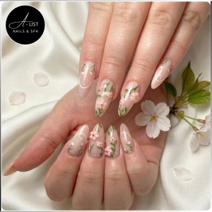 Dip powder nails service in Orlando with clean and long lasting finish