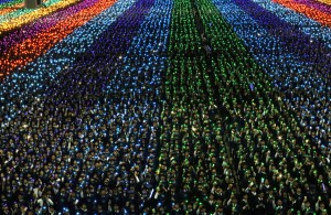 100,000 Lantern graduation performance