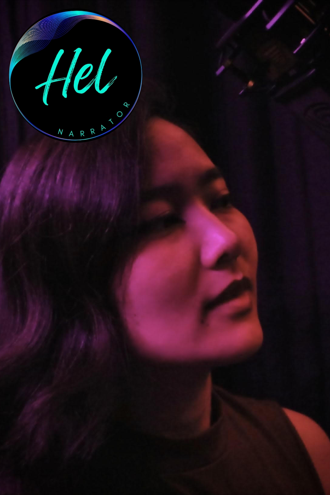 Voice Actress Hel in the studio