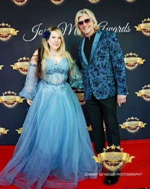 Ana & Gene on the red carpet as finalists at the famous Josie Music Awards.