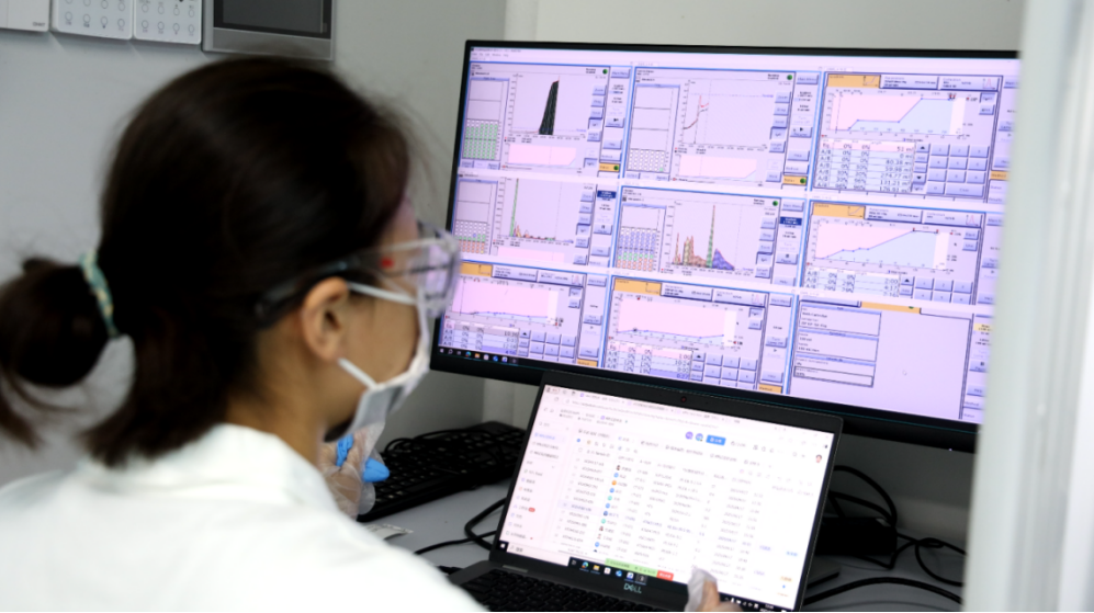 fully integrated digital automated and AI driven chemistry platform