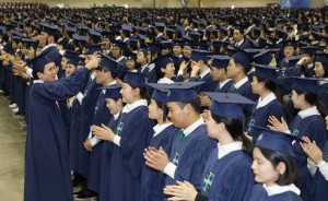 Moving of tassels of the 103,764 graduates of Shincheonji