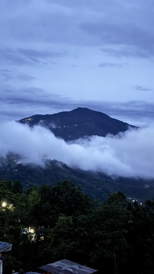 cloud covering a hill best rehab for addiction
