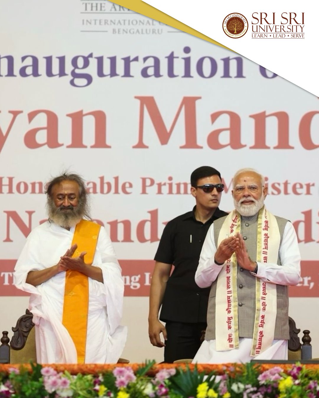 Honorable Indian Prime Minister and Gurudev at the event 1
