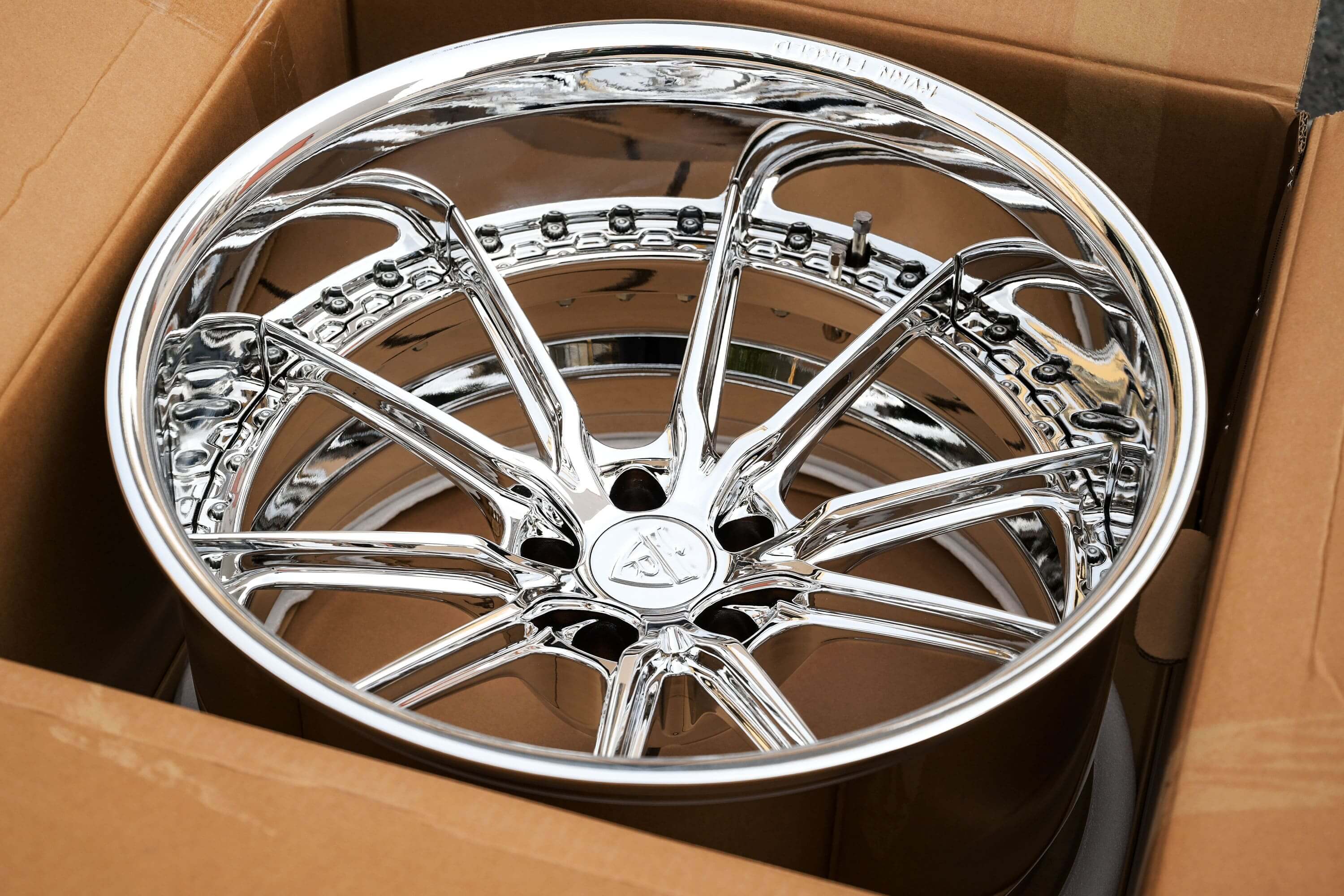 rvrn wheel shipping and packaging