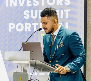 Avishek Busviah with international business leaders at Investors Summit Bangkok 2025.