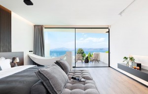 Sliding Door