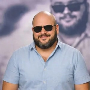 Thomas Stonewell - manager of Stonecrops in recording session with RTL in (2025)