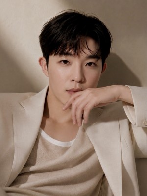 Aoxuan Lee