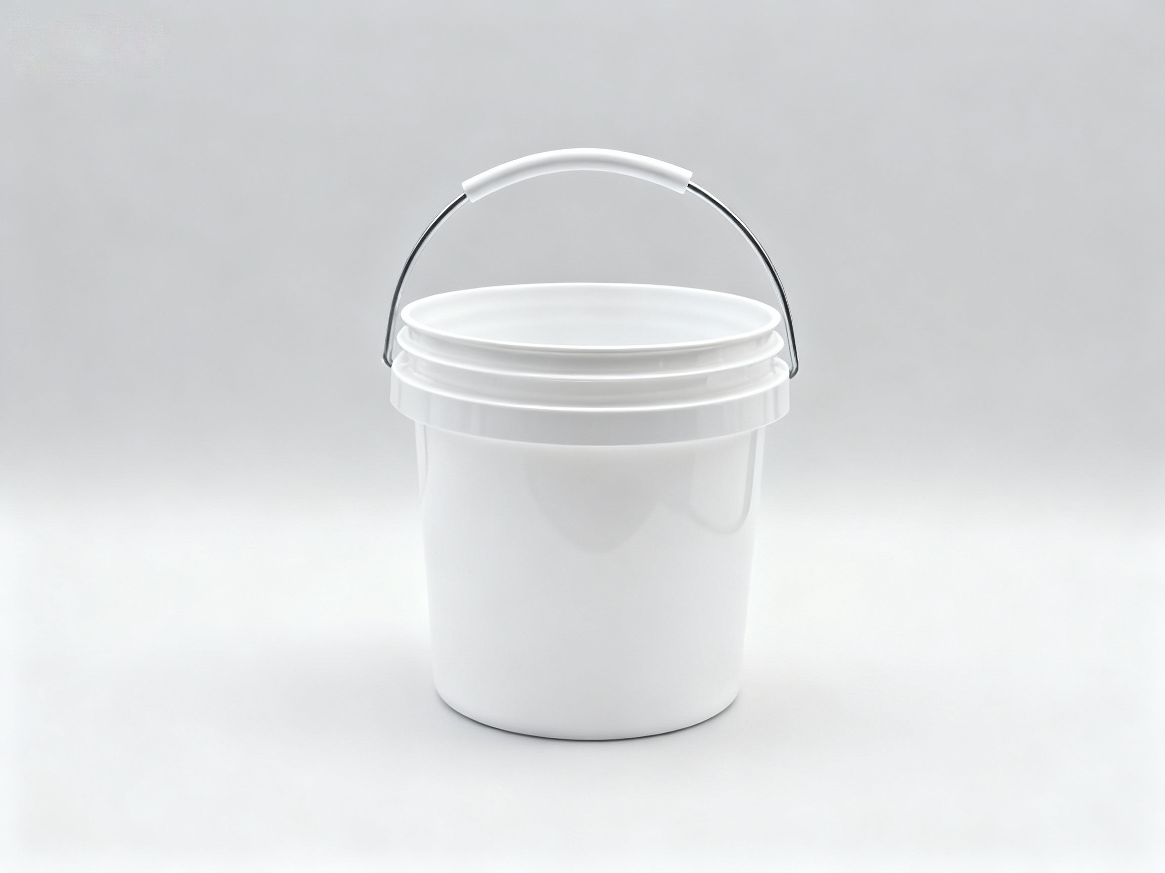UMETASS Round Plastic Bucket With Metal Handle UMETASS Round Plastic Bucket With Metal Handle