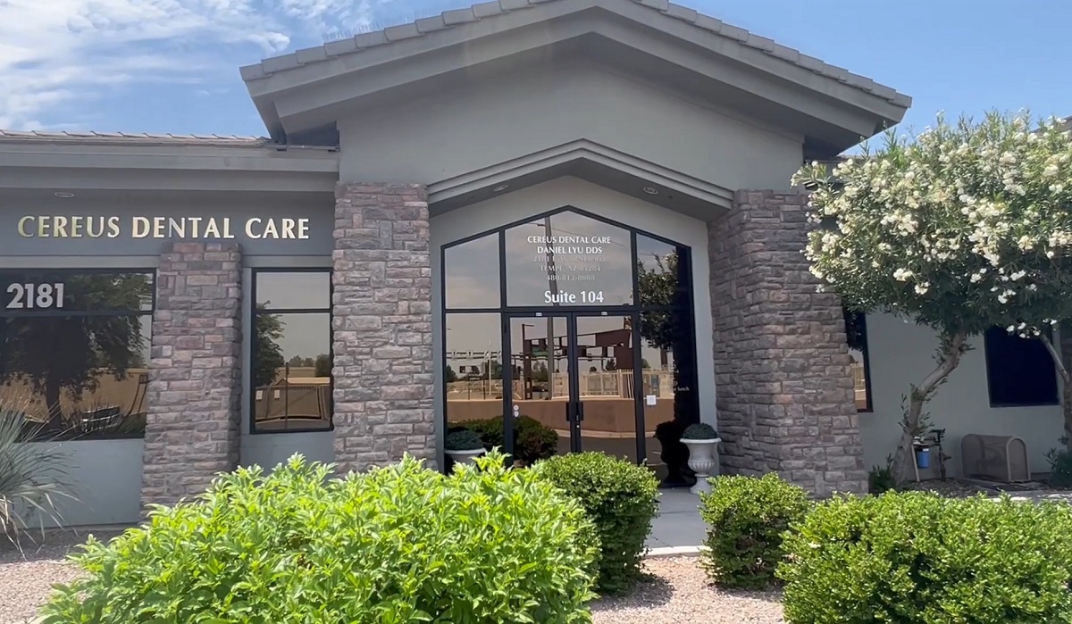 Storefront view Tempe dentist Cereus Dental Care png
