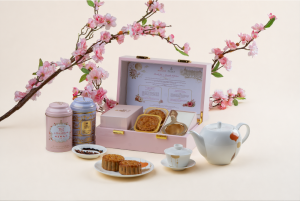 Scent of Full Moon Comes with 100 Grams of Tisane de la Princess