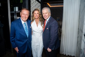 Preferred Health Magazine Lights Up Times Square, Honoring Media Icons, Wellness Leaders & Doctors of Distinction
