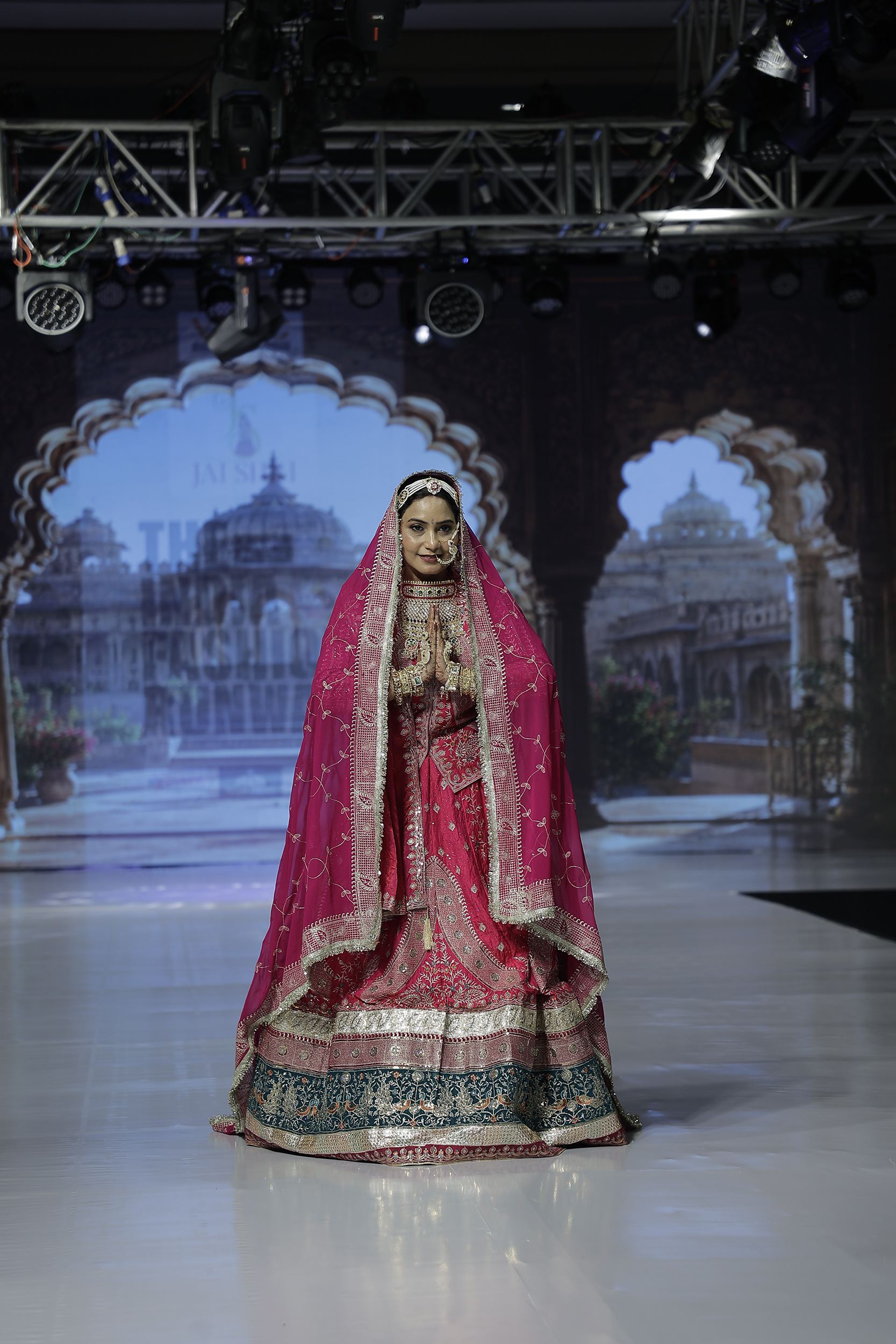 Binndu Bhatia Owns the Runway at TAJ INDIA RUNWAY Agra