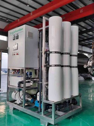 Compact Tongjie Membrane Desalination Skid With Control Cabinet