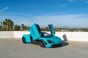 02 mclaren 720s mso turquoise doors up