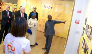 P5 Guests visit Tai Ji Men Toronto and its peace exhibition.