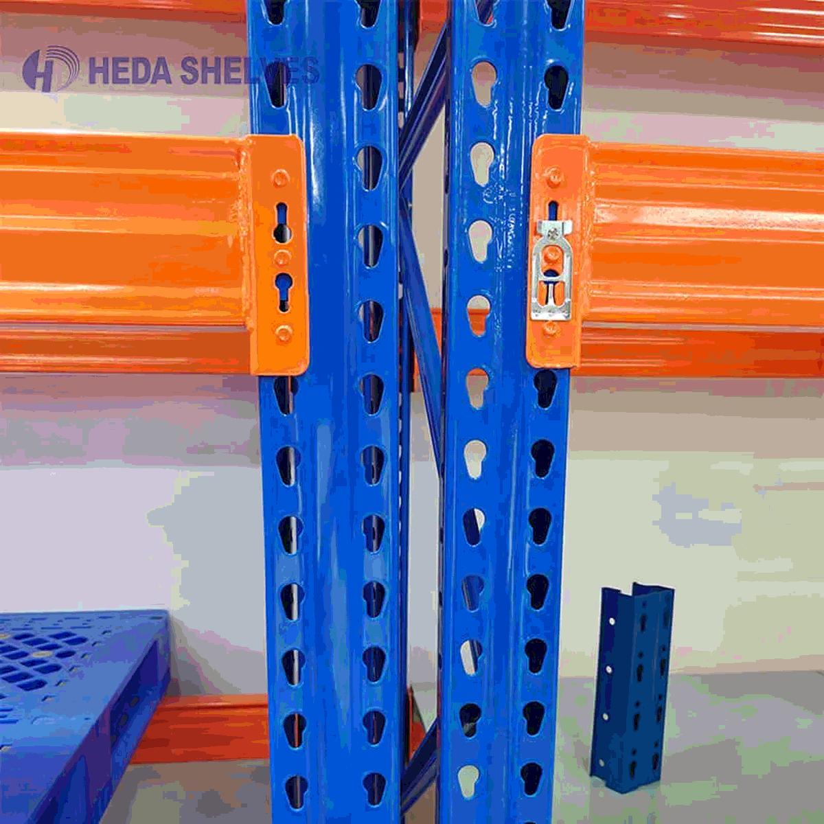 Teardrop Pallet Racking Precision CNC Cold Punching Upright Frame Teardrop Pallet Racking Precision CNC Cold Punching Upright Frame