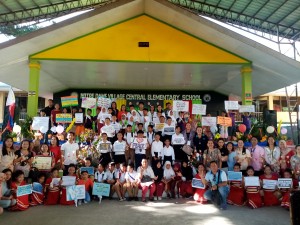 Commemorative Photo (19.11.29 Notre Dame Village Central Elementary School)