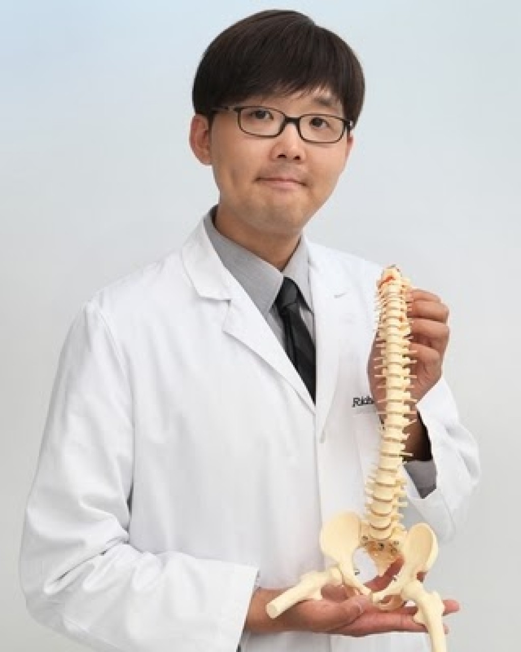 Richard Kim, L.Ac, Dipl OM, MSOM, an Acupuncturist with Dongwon