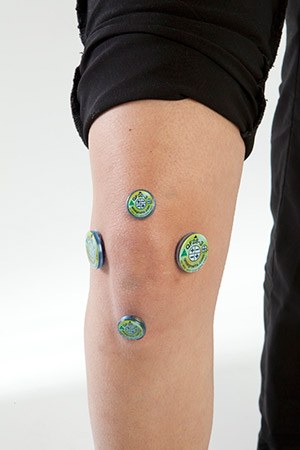 Quadrapolar magnet seen through magnetic viewing film